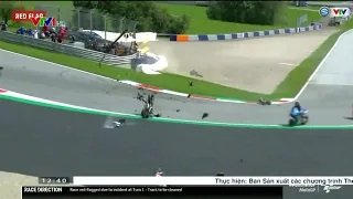 Tai nạn kinh hoàng trên đường đua Moto3
