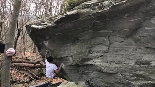 Great Barrington Bouldering: French Tips V6