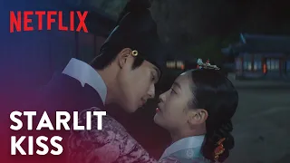 Moon Sang-min kisses Oh Ye-ju under the stars | Under The Queen’s Umbrella Ep 16 [ENG SUB]