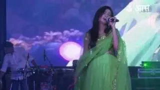 "Jaadu Hai Nasha Hai" by Shreya Ghoshal ( AAS Housewives Awards 2012 )