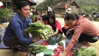 Selling vegetables and cooking, making traditional banana wine. Robert | Green forest life