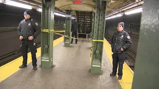 Man dies after falling onto subway tracks during dispute in NYC