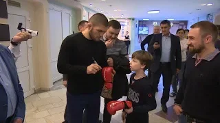 Хабиб Нурмагомедов расказал о будущем в UFC и показал захваты от чемпиона