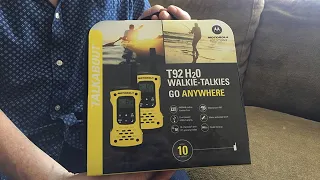 Motorola Tlkr T92 H2O PMR446 2 Way Walkie Talkie Waterproof Twin Pack - Unboxing and Review