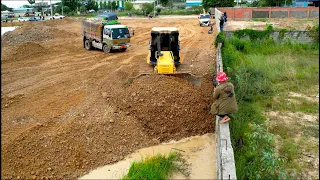 EP6 Processing 45% Project Filling Land Dozer Cutting Slope And Spreading Soil & Stone Into Water