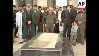 Former king at his Father's tomb