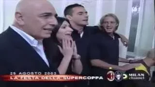 Ancelotti, Inzaghi and Ambrosini singing with Laura Pausini