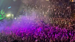 Crazy Crowd surfing live 2022