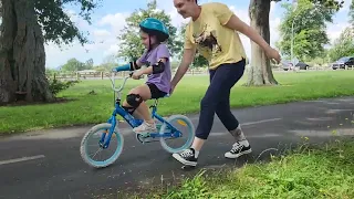 Ella-Mae learns to ride a bike 2024