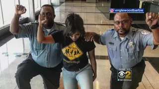 Emanuel Not Taking Sides After 2 Cops Reprimanded For Kneeling In Photo