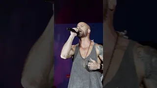 Chris Daughtry sang SCARS with Papa Roach