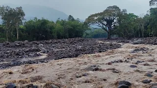 Galodo Sungai Jambu||Sungai yang Dulunya Kecil ,Sekarang Telah Meluas Sampai Kepemukiman Penduduk