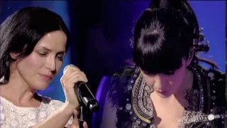 Nolwenn Leroy&  Andrea Corr "Woman Of Ireland" (Live on Taratata Mai 2005)