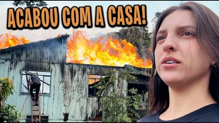 Pegou fogo na casa perto da minha vó! Nem deu tempo do bombeiro chegar!