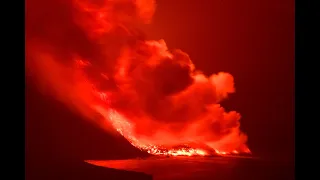 Lava flow reaches the sea in La Palma