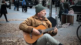 In Old Montreal: Windy Weather and Acoustic Guitars