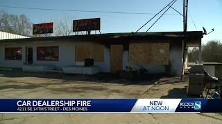 Overnight fire damages Des Moines car dealership