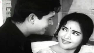 Dil Beqarar Sa Hai - Joy Mukherjee, Vaijayanti Mala, Ishara Song