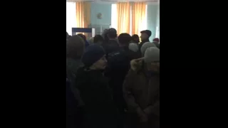 Отделение Почты России в Углегорске. Очередь. 2015.