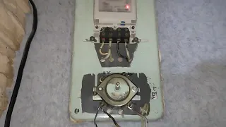 замена старого "пакетного" выключателя на современный двухполюсный автомат.
