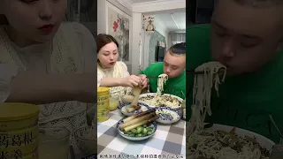 Funny husband and wife eating challenge