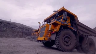 Как гигантские Белазы работают в Сибири на добыче угля