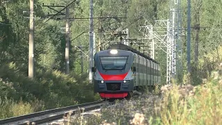 Электропоезд ЭП2Д-0023 следует по перегону Вербилки - Каналстрой