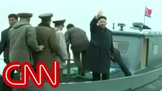 Kim Jong Un gets strange military welcome