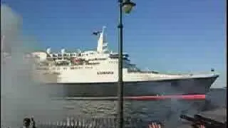 QE2 leaves Boston for the last time. Sept 18, 2008