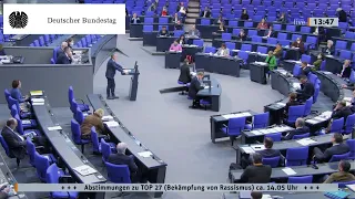 Bundestag: Mehrheit der Fraktionen gegen den Begriff „Rasse" im Grundgesetz