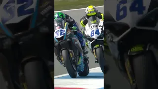 Manzi and Caricasulo close finish 🚀 | #NLDWorldSBK 🇳🇱