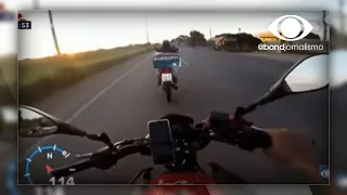 Motociclista praticava racha em rodovia filma o próprio acidente