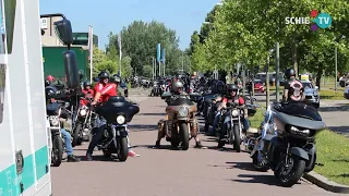 SCHIE TV: Veel politie en motoren in Schiedam Noord bij uitvaart Hell's Angels