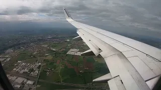 Ryanair landing in Milan Bergamo airport from Nis