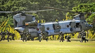 How many people can fit inside a Chinook helicopter?