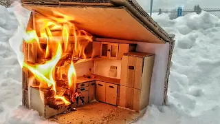 Горит кухня из картона! Взрыв газа на кухне! I Gas explosion in the kitchen! The kitchen burns down!