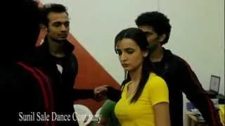 Actress Sanaya Irani talking about Choreographer Sunil.Sale