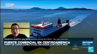 ¿Cuál es el objetivo del ferry de carga que conecta a El Salvador y Costa Rica?