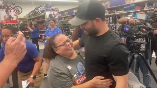 Houston Astros fan waits 36 hours to meet Jose Altuve