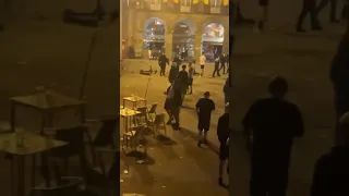 Adeptos ingleses provocam o caos na noite do Porto