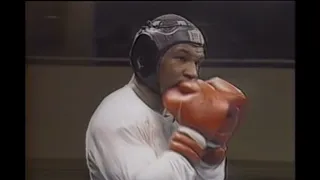 Mike Tyson and Tony Tubbs sparring for their fight [Short clip]