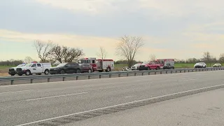 2 killed, 1 injured in single-vehicle crash on I-65 in Johnson County