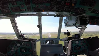 Полет из кабины вертолета Ми 8. Заход и посадка