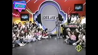 DeeJay Television presenta "Liberian Girl" di Michael Jackson (1989)