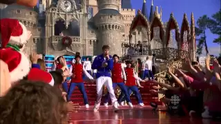 Justin Bieber - Mistletoe. Disney Christmas Parade 2011