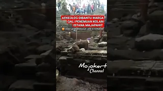 ARKEOLOG DAN WARGA EKSKAVASI SITUS  ISTANA MAJAPAHIT PENEMUAN SIRUS SUMBERBEJI PENEMUAN CANDI BARU