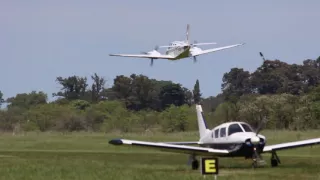 N72252 Low pass Rwy 17 Beech Baron 58 EAA 2016 Domingo