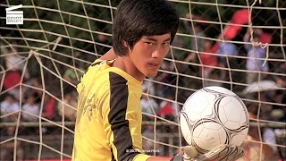 Shaolin Soccer : Affronter l'équipe féminine