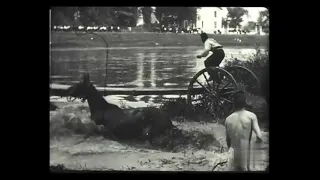 Passage de la Marne par les chevaux du 28e dragons (1897) Pathé