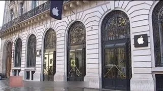 New Year's Eve robbery at Paris Apple store